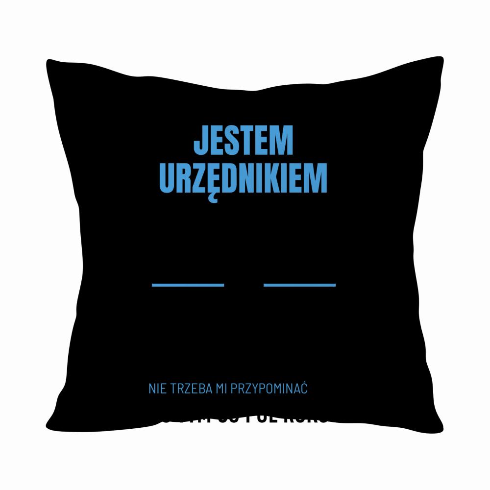 Cierpliwość, precyzja i… szczypta ironii poduszka kolor czerwony latte