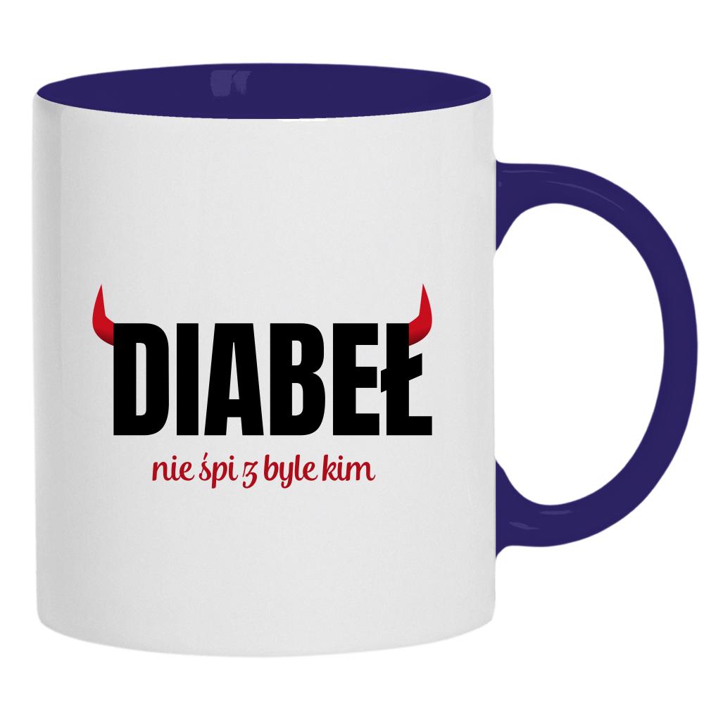 Diabeł nie śpi z byle kim kubek ucho kolor kolor navy