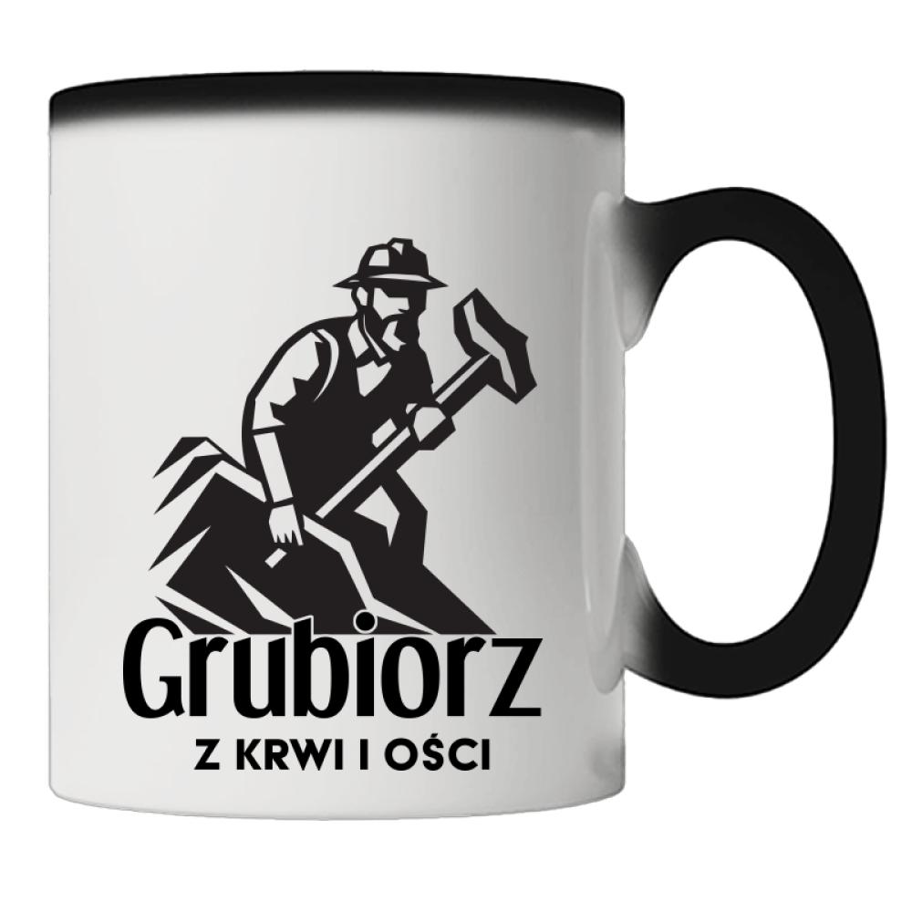 Grubiorz z krwi i ości kubek magiczny kolor czerwony latte