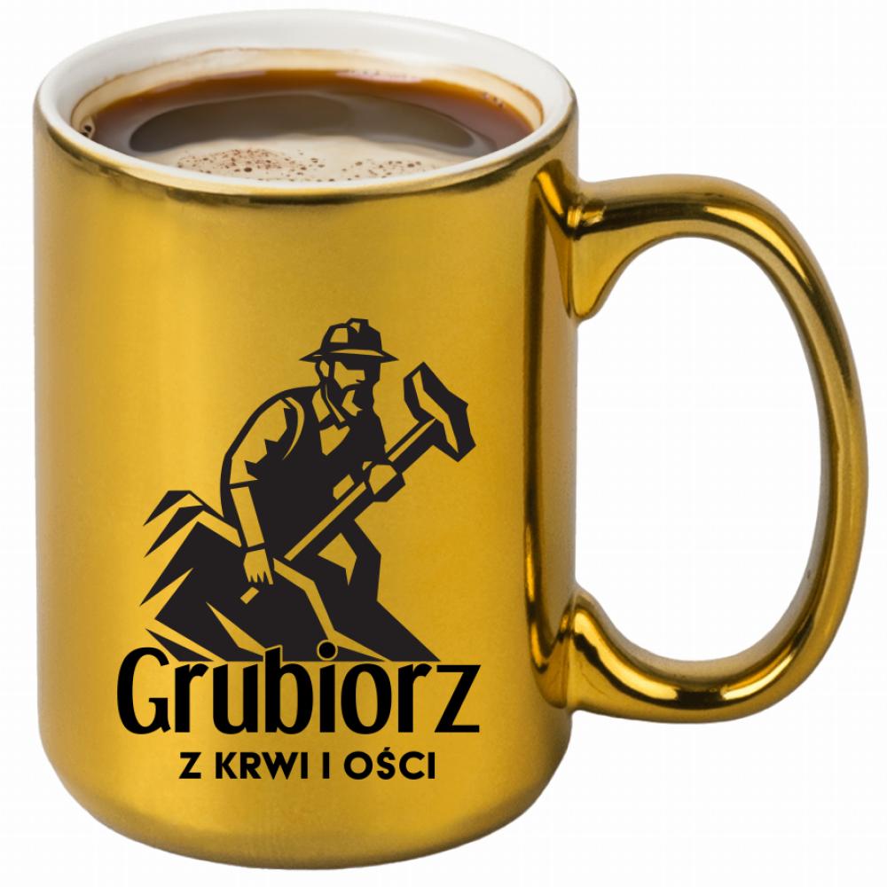 Grubiorz z krwi i ości kubek złoty