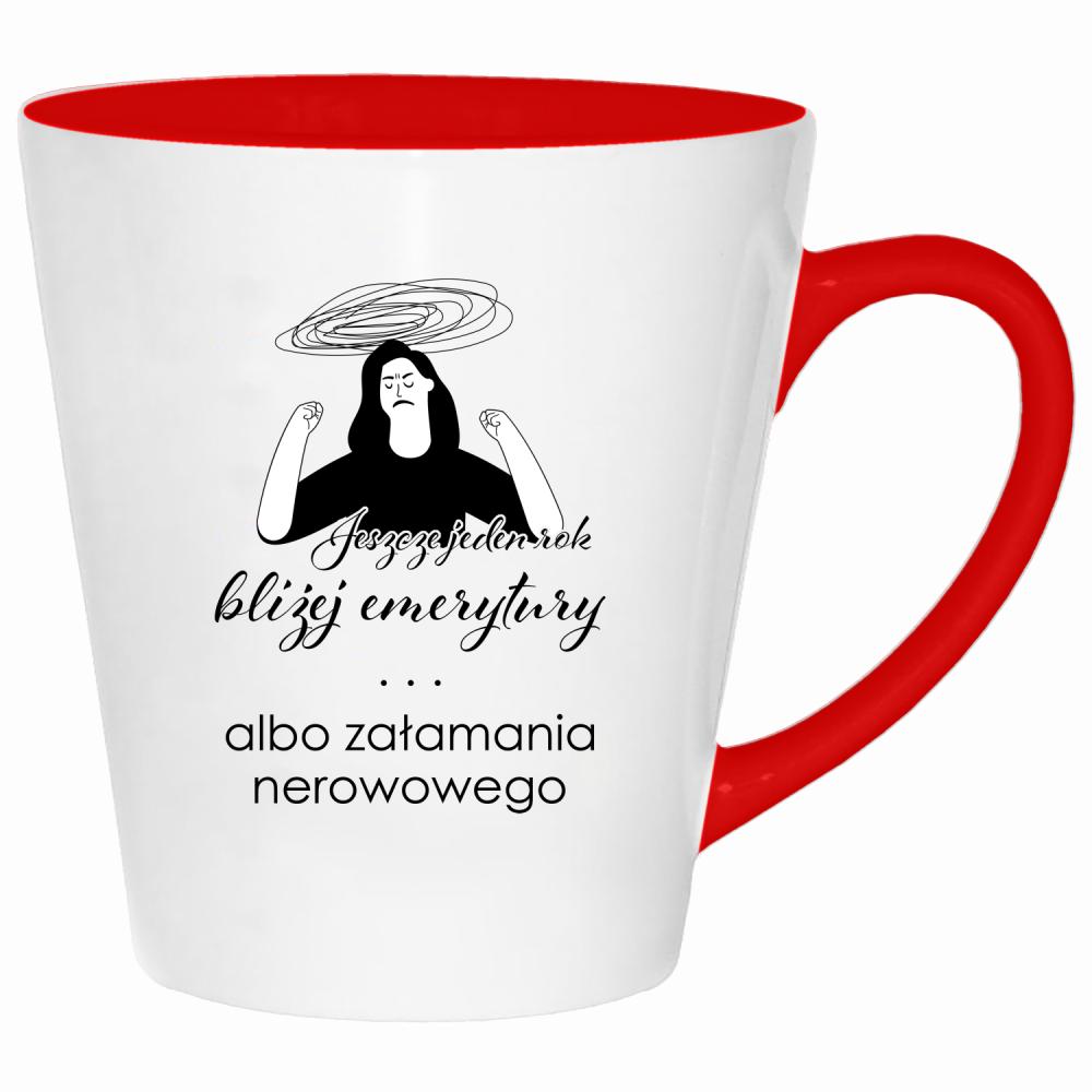 Jeszcze jeden rok bliżej emerytury kubek latte kolor czerwony latte