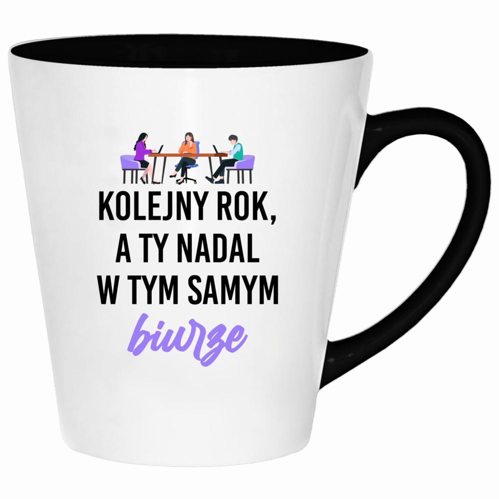 Kolejny rok, a Ty nadal w tym samym biurze kubek latte kolor różowy