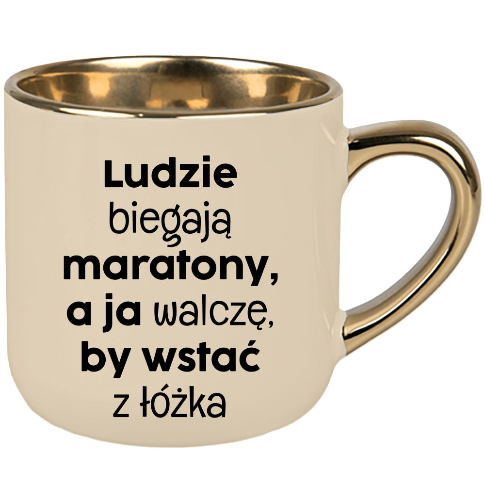 Ludzie biegają maratony, a ja walczę kubek elegant duży kolor kremowy
