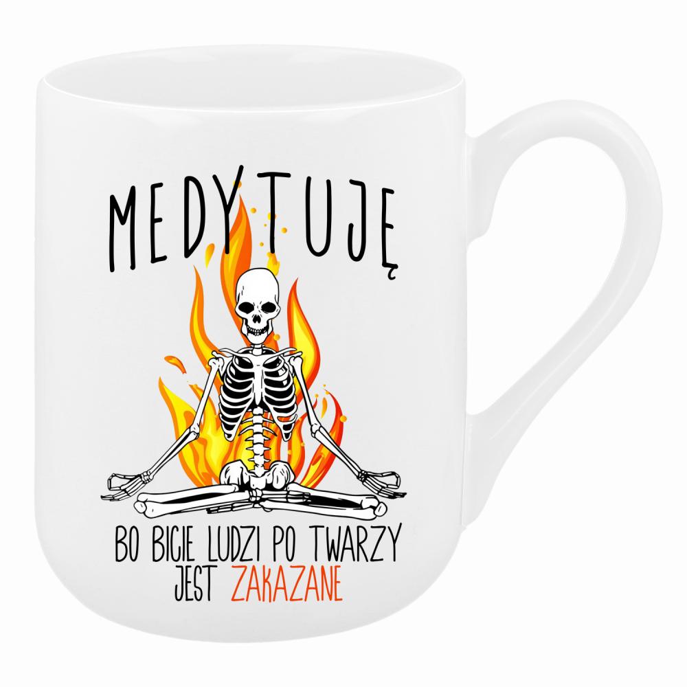 Medytuję, bo bicie ludzi po twarzy jest zakazane kubek coffee kolor biały