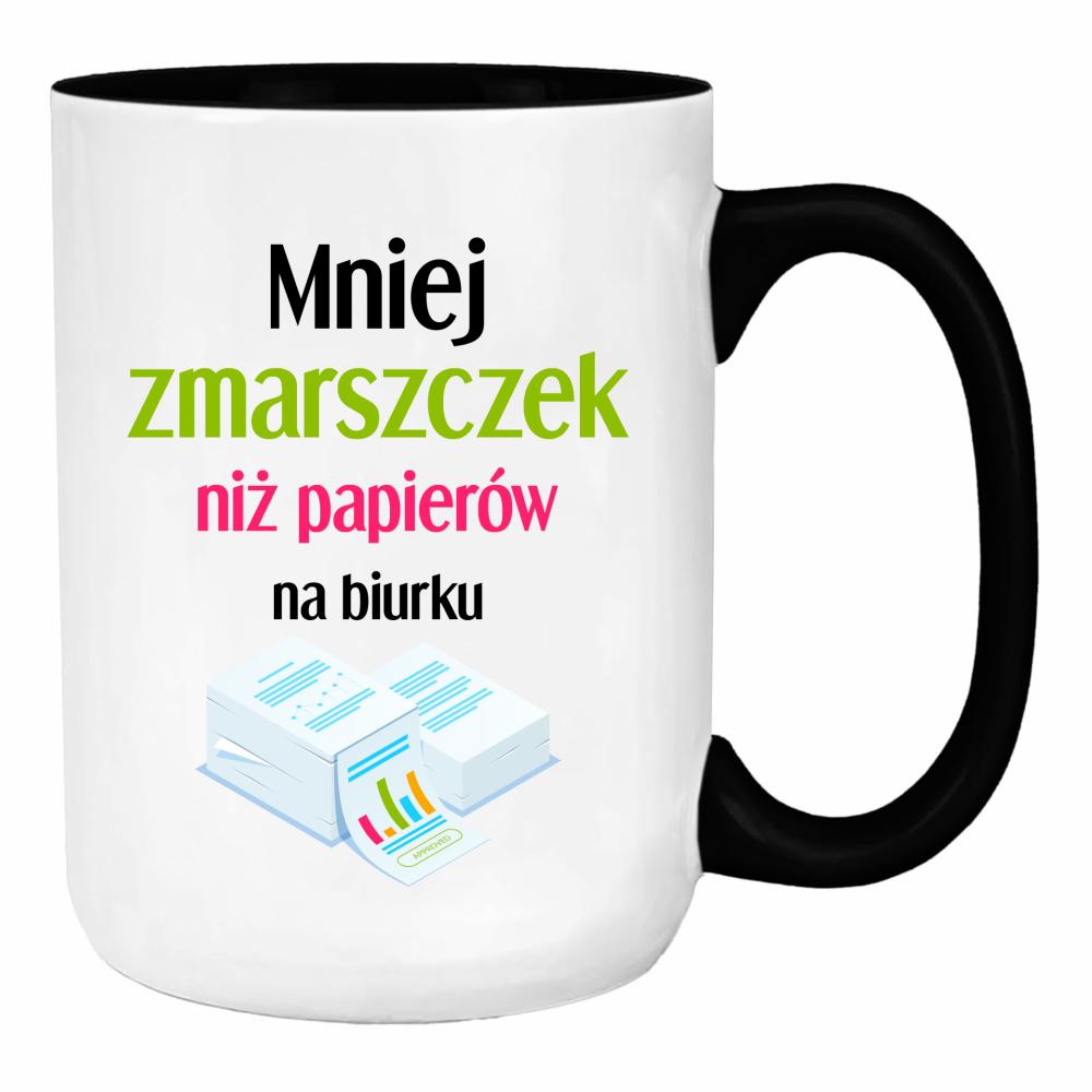 Mniej zmarszczek niż papierów na biurku duży kubek ucho kolor kolor zielony