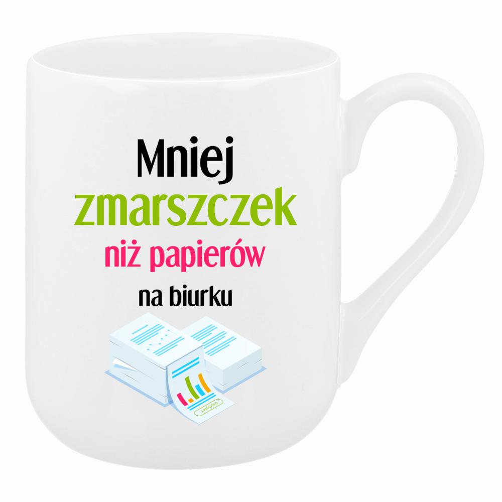 Mniej zmarszczek niż papierów na biurku kubek coffee kolor biały