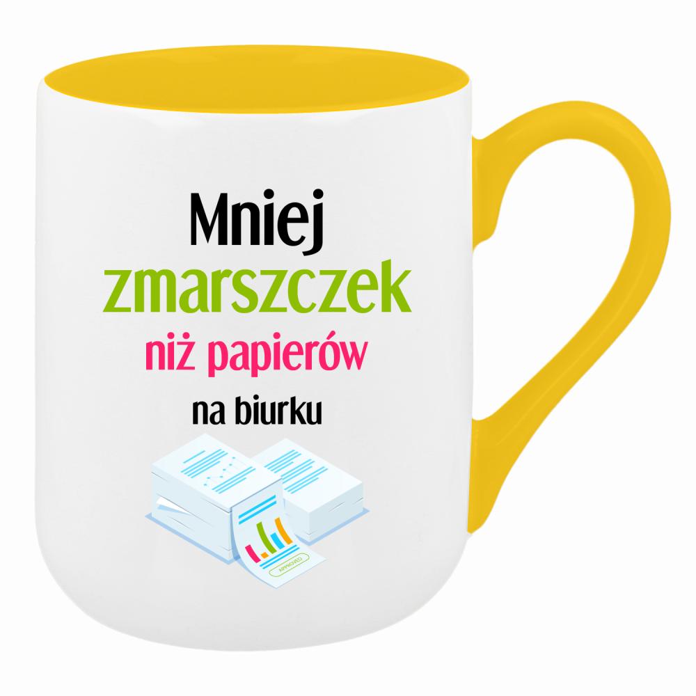 Mniej zmarszczek niż papierów na biurku kubek coffee kolor żółty