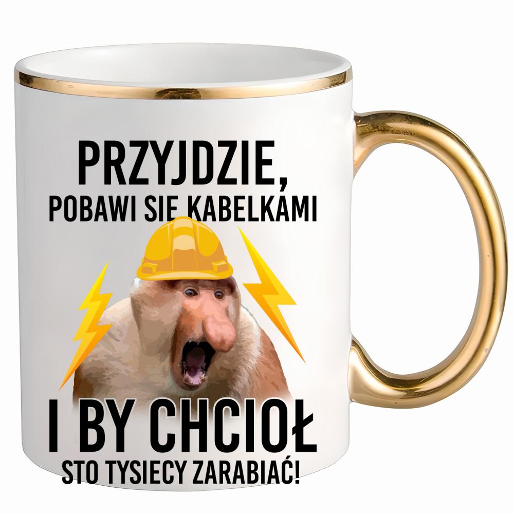 Przyjdzie, pobawi się kabelkami kubek ze złotym uchem i rantem kolor czerwony
