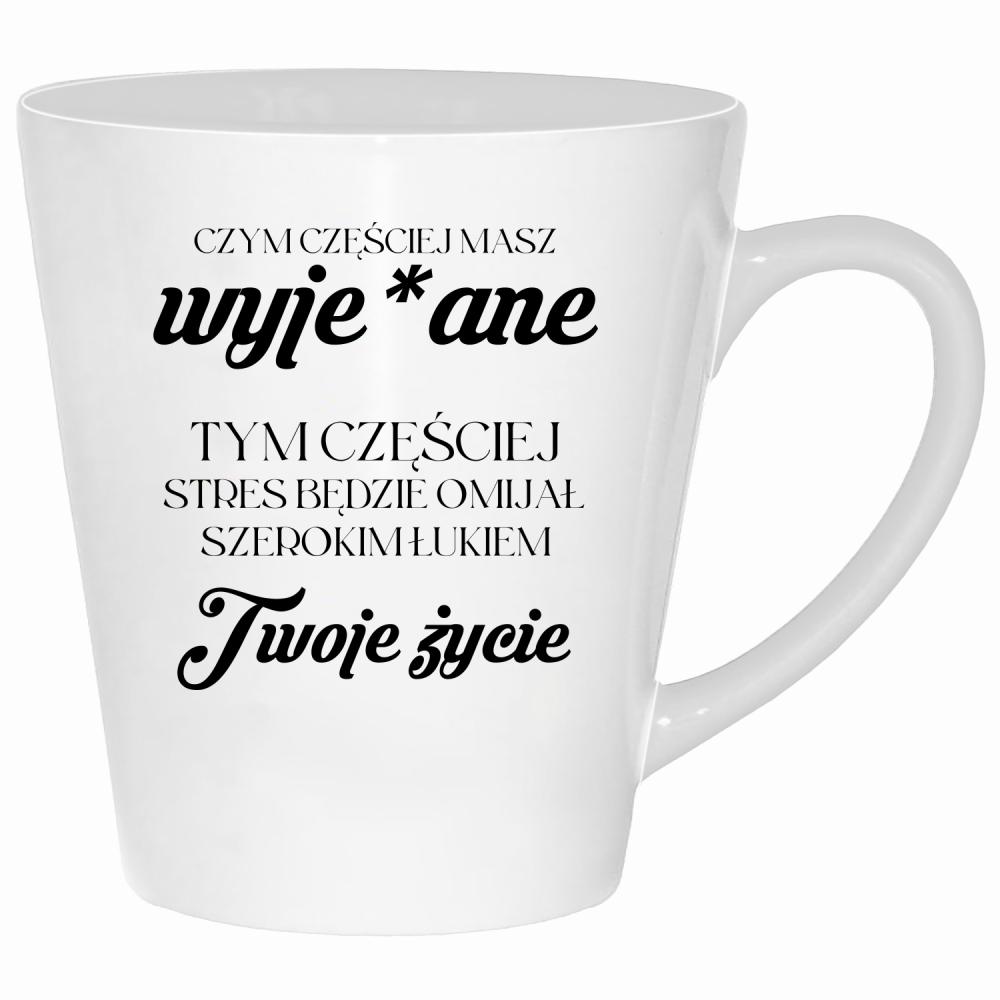 Stres będzie omijał Twoje życie kubek latte kolor biały