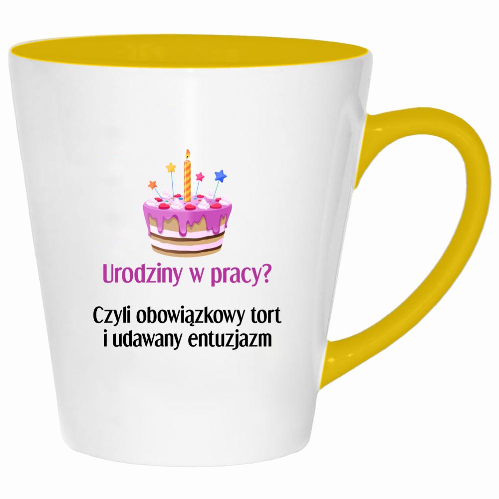 Urodziny w pracy Czyli tort i udawany entuzjazm kubek latte kolor żółtyy