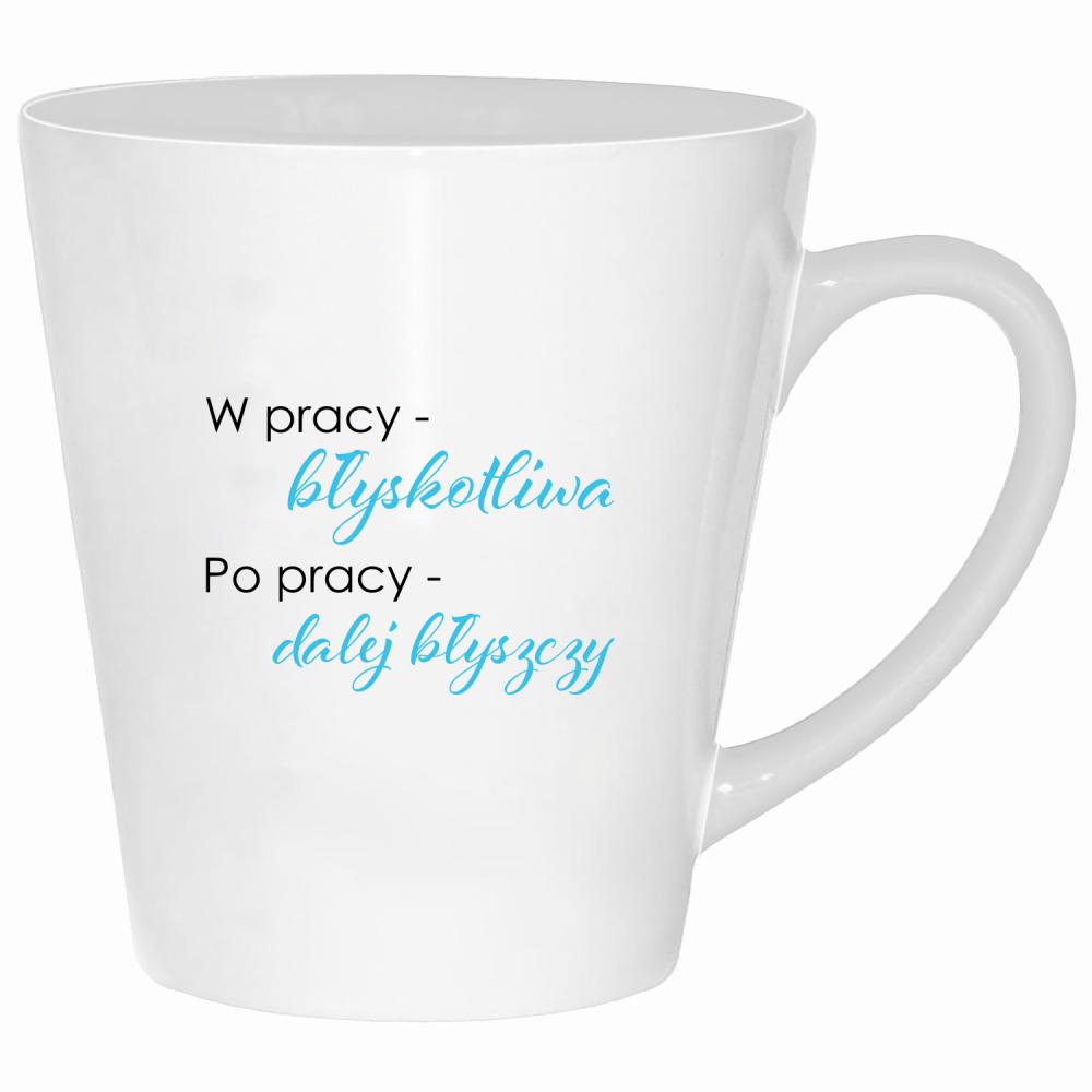 W pracy błyskotliwa, po pracy dalej błyszczy kubek latte kolor biały