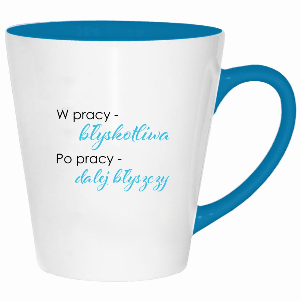 W pracy błyskotliwa, po pracy dalej błyszczy kubek latte kolor turkus