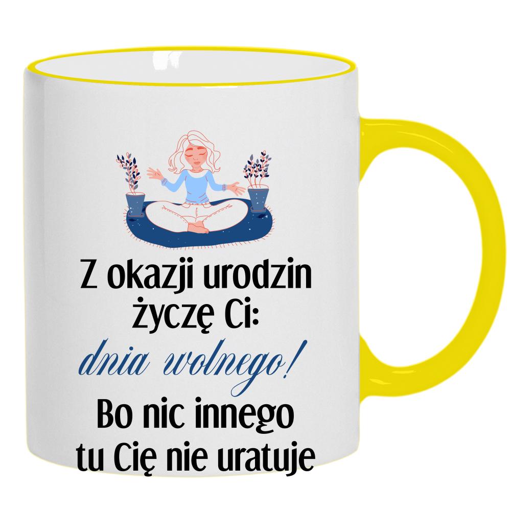 Wszystkiego najlepszego z okazji dnia wolnego kubek żółty uchwyt i rant kolor czerwony latte