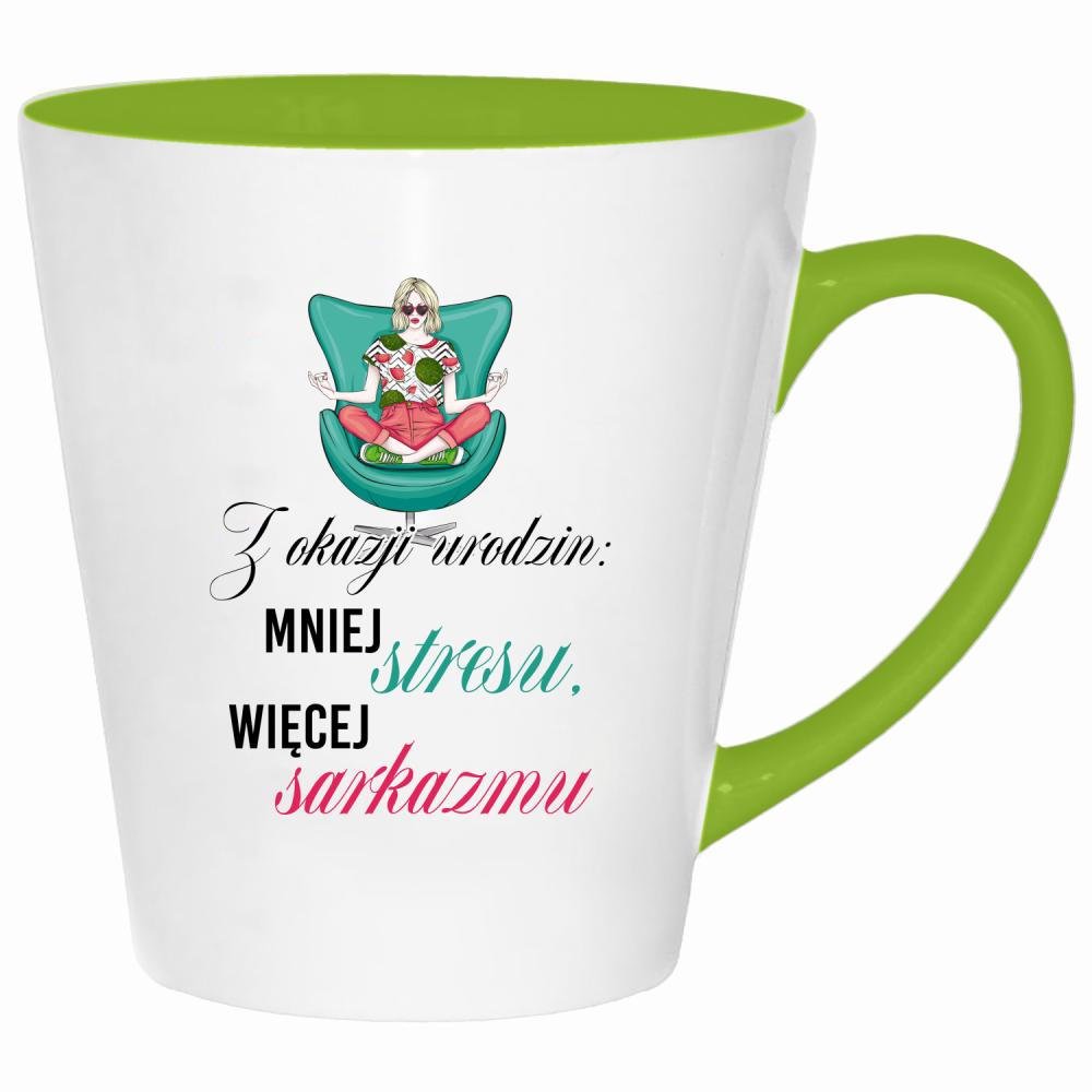 Z okazji urodzin: mniej stresu, więcej sarkazmu kubek latte kolor limonka